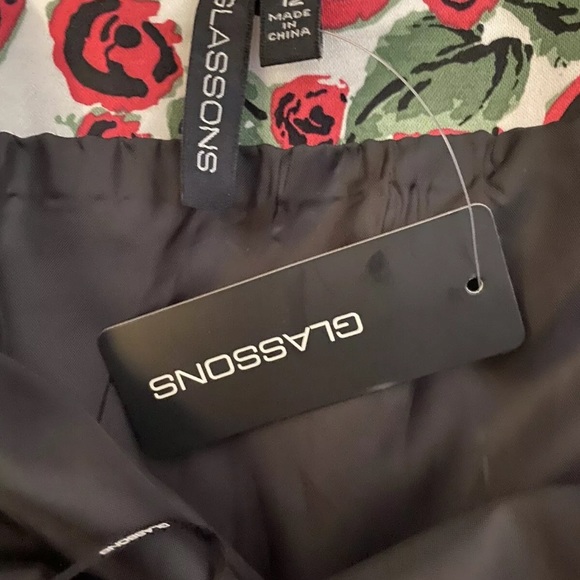 Glassons sz 12 floral strapless fitted top - Picture 4 of 4